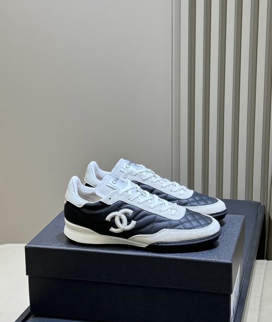Chanel Soft Sheepskin Low Top Casual Sneakers