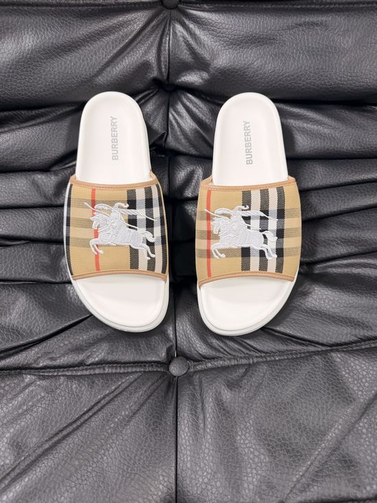 Burberry Plaid Pattern Slip On Comfortable Slide Sandals