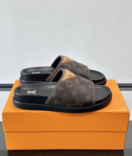 Louis Vuitton LV Top Layer Leather Casual Slip On Slippers