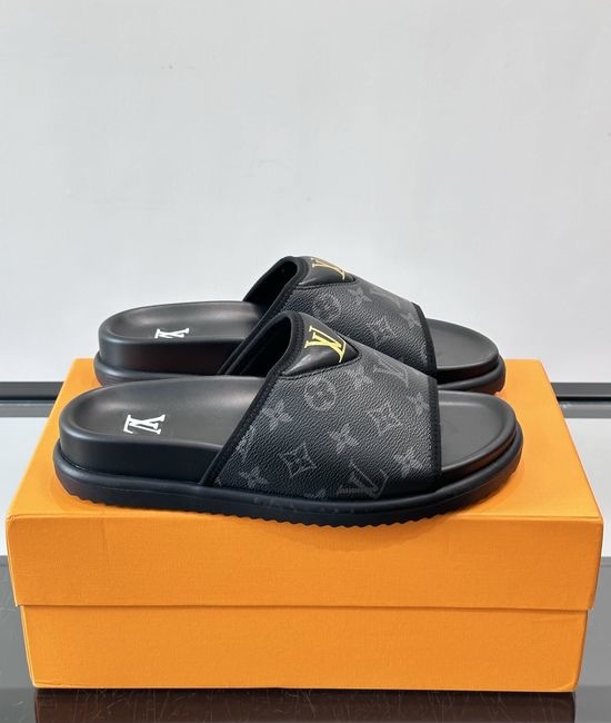 Louis Vuitton LV Top Layer Leather Casual Slip On Slippers
