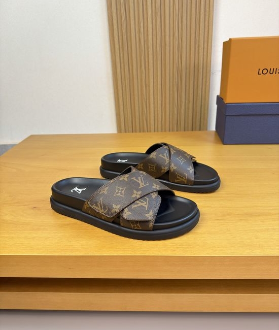Louis Vuitton LV Premium Slippers Soft Leather Lining Non-slip Sole