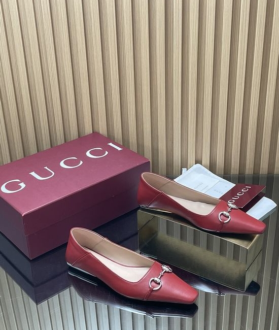 Gucci Square Toe Convertible Leather Loafers with Metal Accent