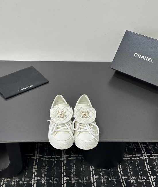 Chanel Dual-wear High-top Casual Sneakers Comfortable