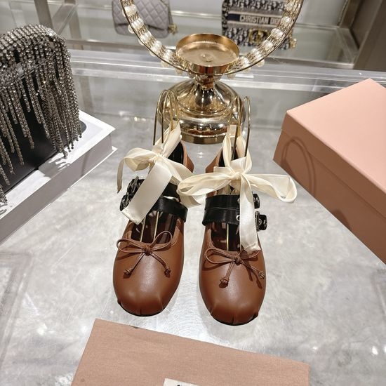 Miu Miu Elegant Bow Detail Soft Leather Ballet Flats