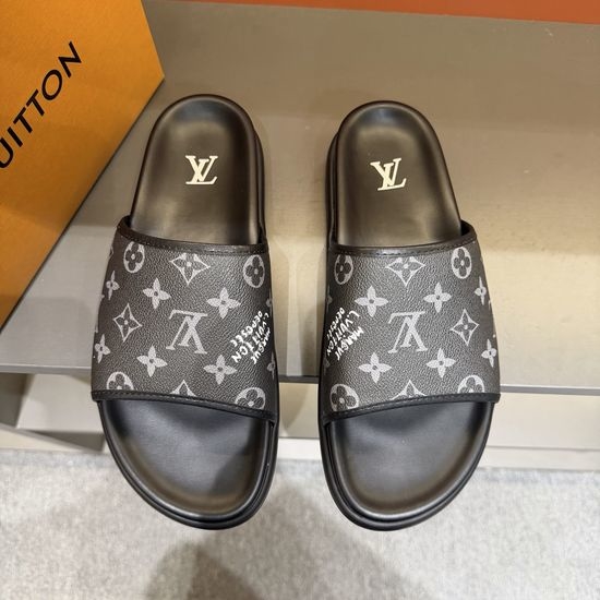Louis Vuitton LV Premium Slippers Soft Leather Lining Non-slip Sole