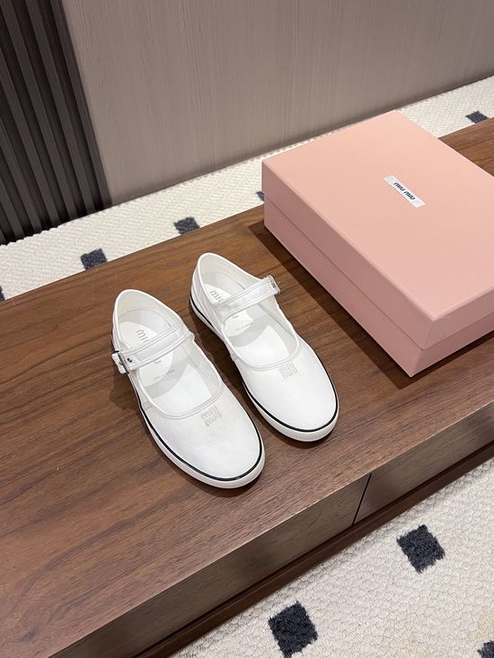Miu Miu Embroidered Soft Ballet Flats Comfortable Daily Shoes