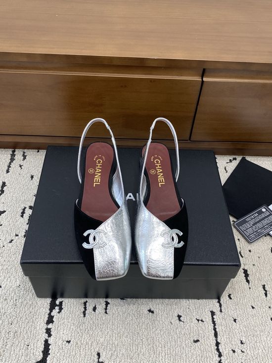 Chanel Color Block Flat Open Heel Sandals Metal Decor Comfortable Footwear