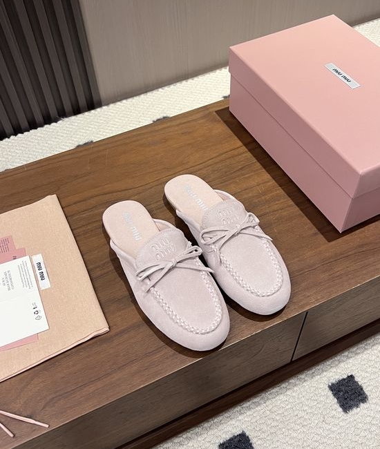 Miu Miu Vintage Leather Bow Slip On Mule Slippers