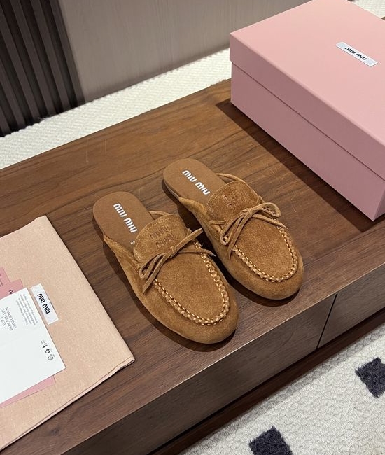 Miu Miu Vintage Leather Bow Slip On Mule Slippers