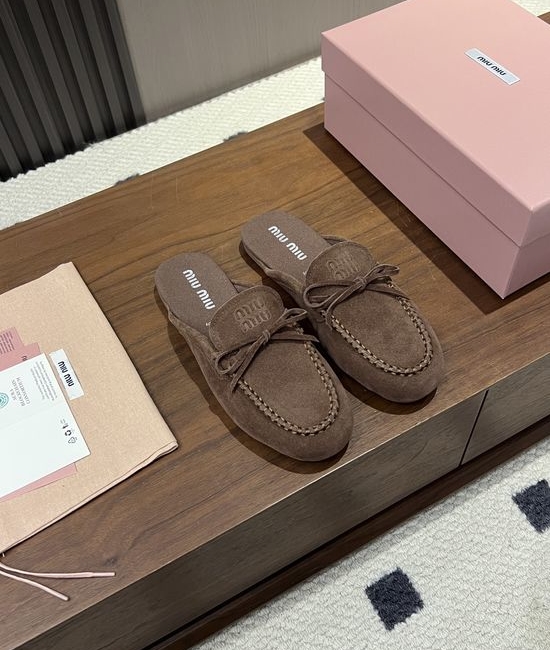 Miu Miu Vintage Leather Bow Slip On Mule Slippers
