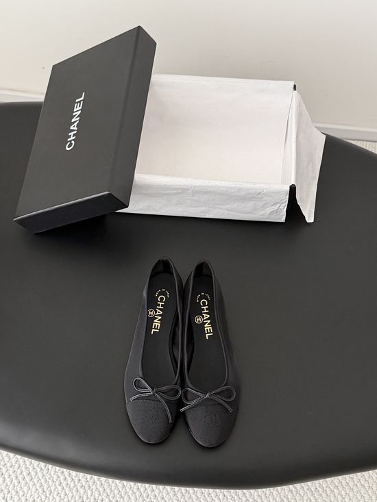 Chanel Classic Elegant Comfortable Flat Ballet Shoes