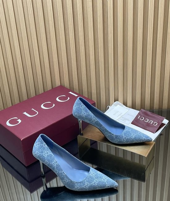 Gucci Elegant Metallic Heel Pointed Toe Fabric Pumps