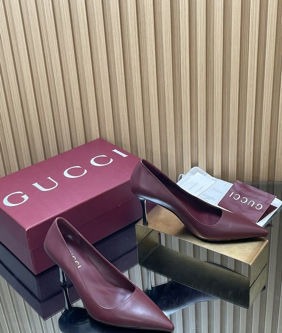 Gucci Elegant Metallic Heel Pointed Toe Leather Pumps