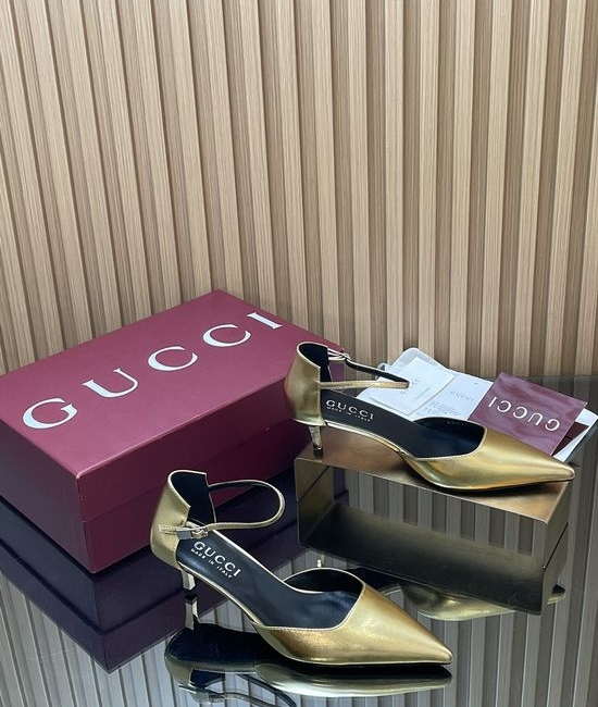 Gucci Elegant Metallic Heel Pointed Toe Hollow Pumps