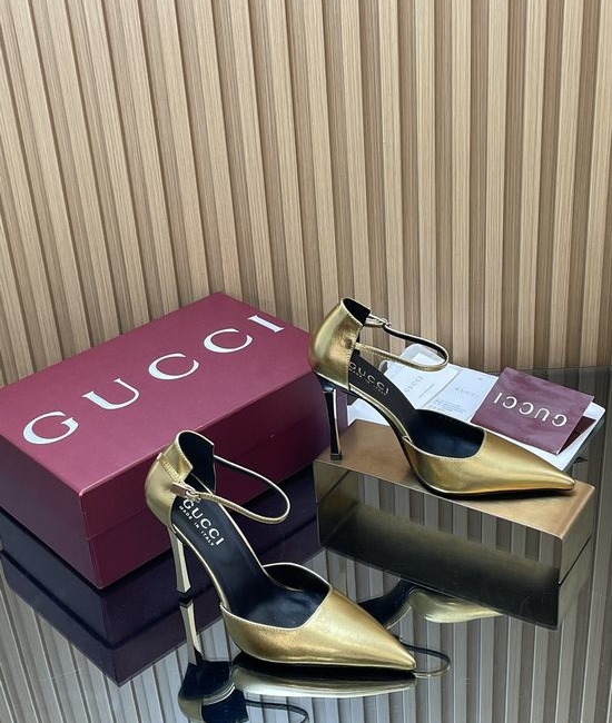 Gucci Elegant Metallic Heel Pointed Toe Hollow Pumps