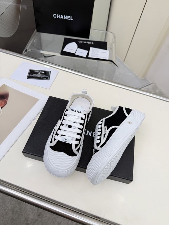 Chanel Stylish Mixed-Material Sporty Sneakers for All Occasions