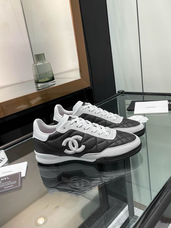 Chanel Quilted Pattern Casual Sneakers Comfortable Soft Sole Retro Shoes