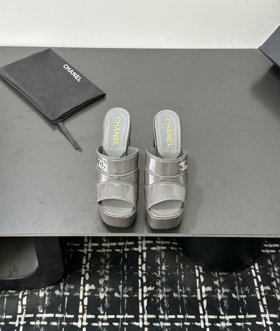 Chanel Cowhide Upper Rubber Sole Comfortable Sandals