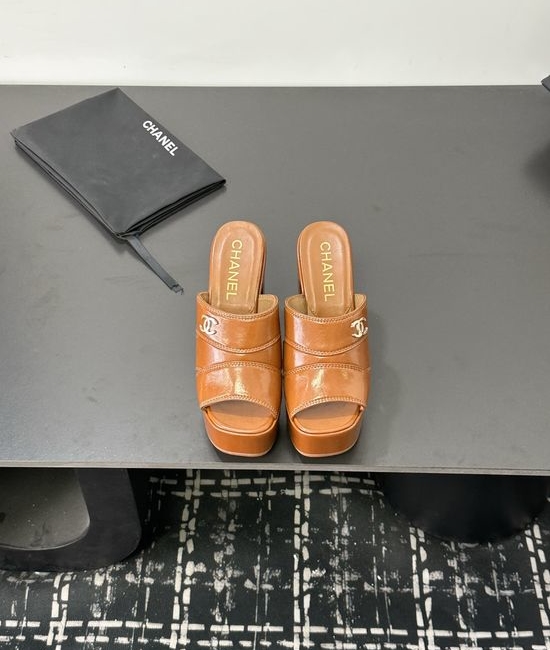 Chanel Cowhide Upper Rubber Sole Comfortable Sandals
