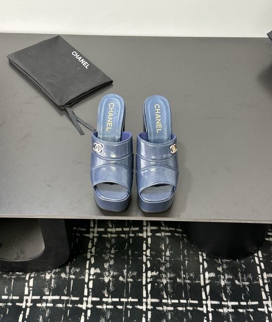 Chanel Cowhide Upper Rubber Sole Comfortable Sandals