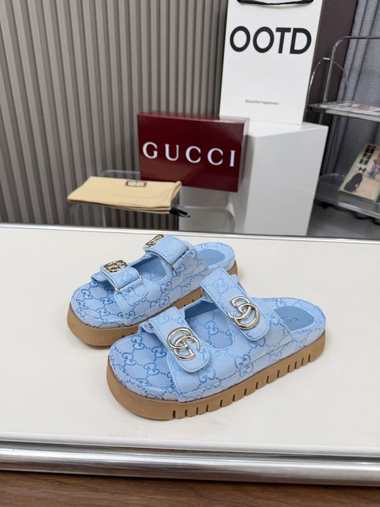 Gucci Hook-and-loop Platform Casual Slide Sandals
