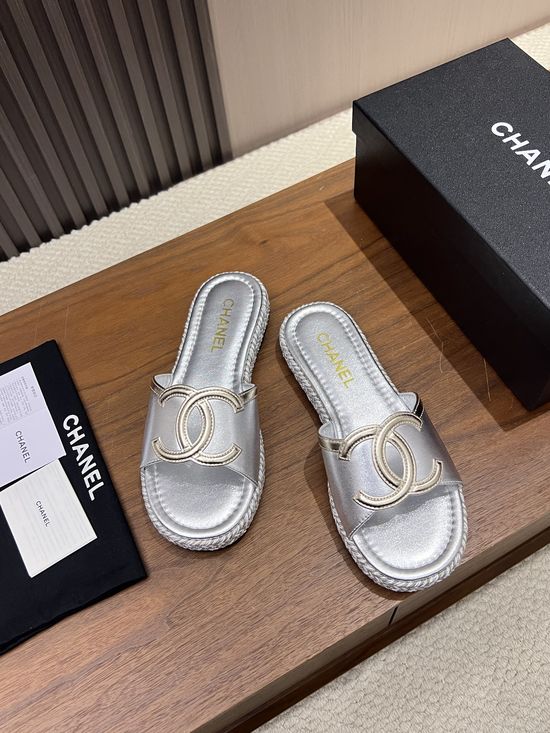 Chanel Woven Platform Slide Sandals Soft Leather Upper Breathable Lining