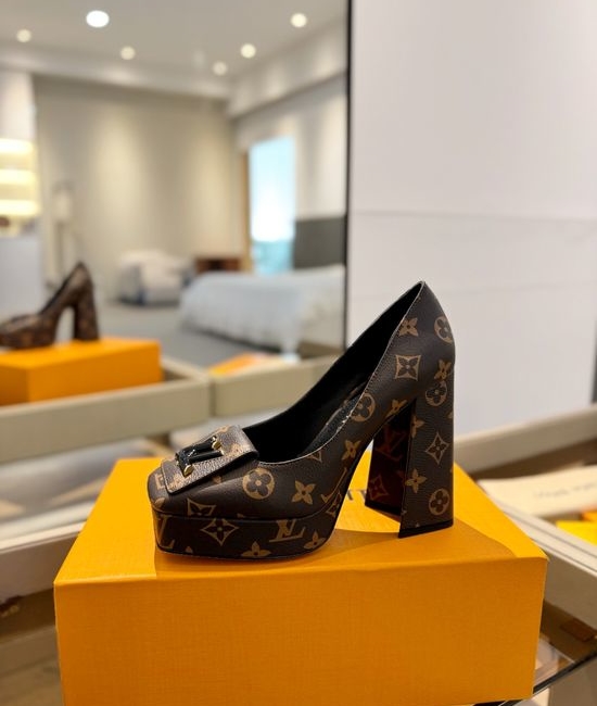 Louis Vuitton LV Classic Pattern Single Shoes Premium Sheepskin Lining Non Slip Sole
