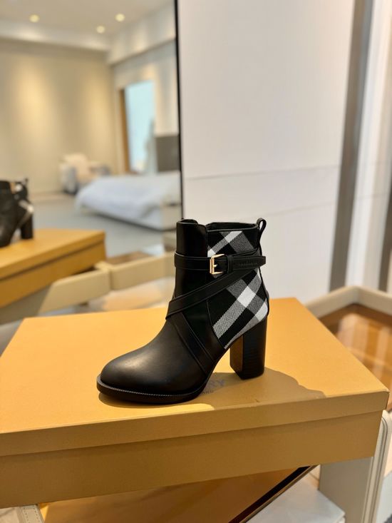 Burberry Classic Plaid Boots Genuine Leather Sole Sheepskin Lining