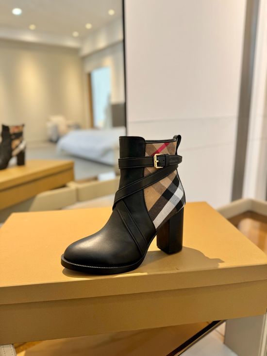 Burberry Classic Plaid Boots Genuine Leather Sole Sheepskin Lining