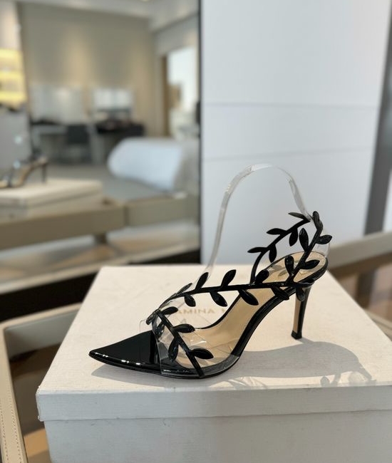 Gianvito Rossi Pointed Toe Leaf Decor Patent Leather Heels