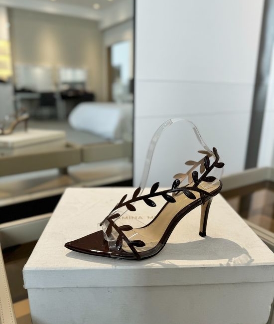 Gianvito Rossi Pointed Toe Leaf Decor Patent Leather Heels