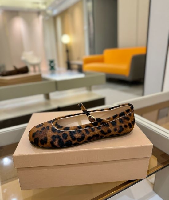 Gianvito Rossi Gem Embellished Comfortable Leather Flat Mary Jane Shoes
