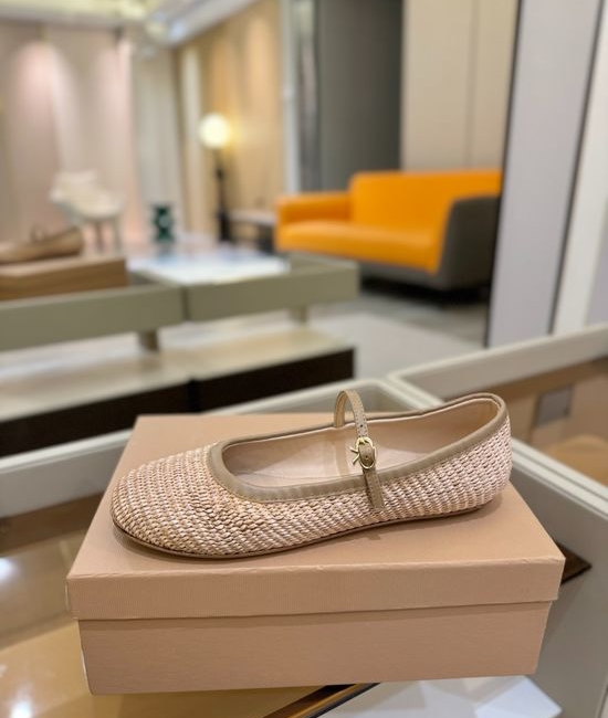 Gianvito Rossi Gem Embellished Comfortable Leather Flat Mary Jane Shoes
