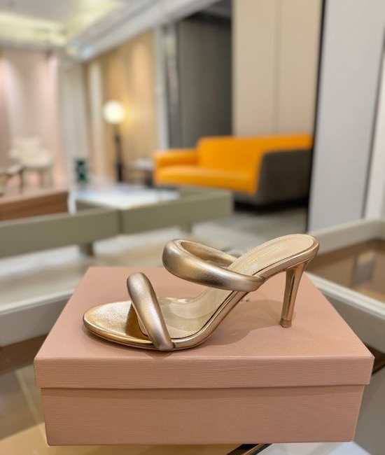 Gianvito Rossi Elegant Leather High Heel Sandals With Italian Craftsmanship