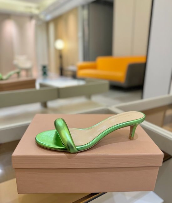 Gianvito Rossi Comfortable Low Heel Leather Sandals With Fine Details