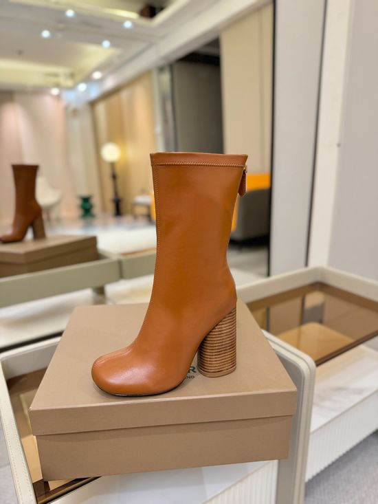 Burberry Round Toe Chunky Heel Elastic Knee High Boots
