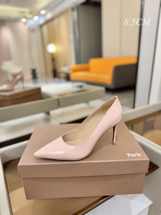 Christian Louboutine Classic Patent Leather Comfortable Mid Heel Dress Pumps