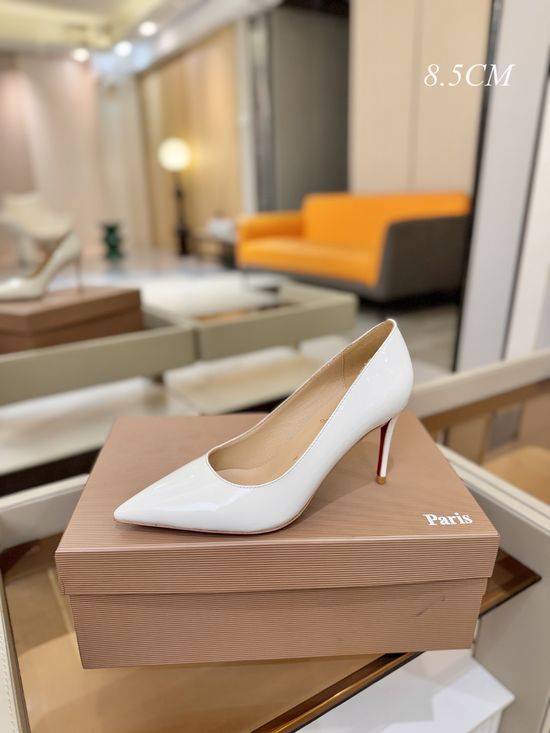 Christian Louboutine Classic Patent Leather Comfortable Mid Heel Dress Pumps