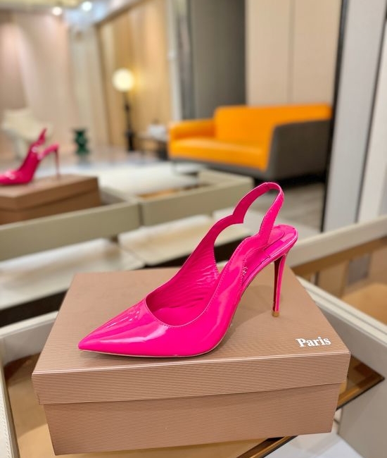 Christian Louboutine Wave-back High Heels Patent Leather Upper Genuine Leather Sole