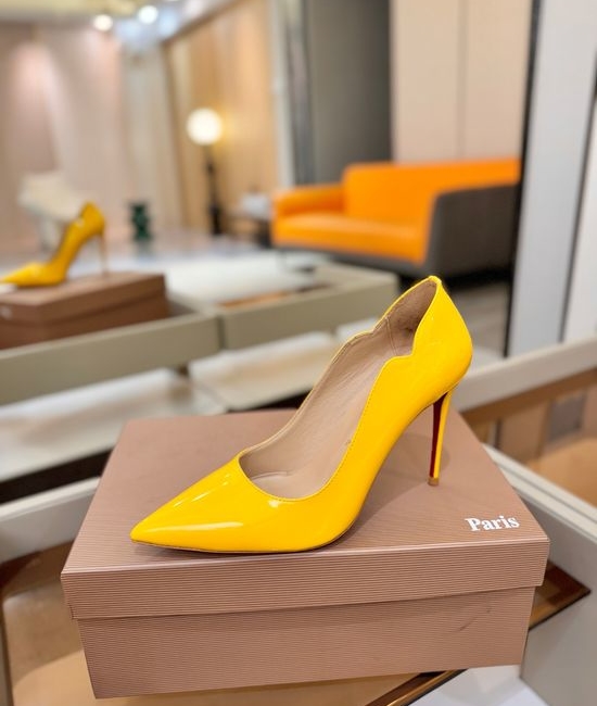 Christian Louboutine Wavy Patent Pumps Red Sole Sheepskin Lining