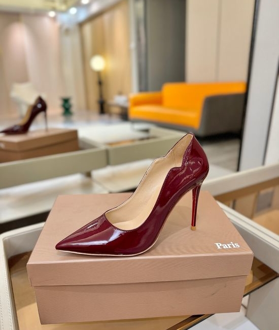 Christian Louboutine Wavy Patent Pumps Red Sole Sheepskin Lining
