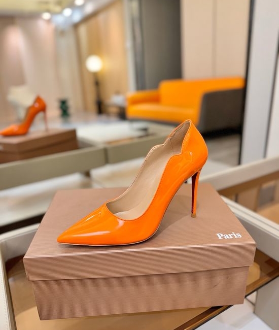 Christian Louboutine Wavy Patent Pumps Red Sole Sheepskin Lining