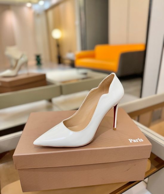 Christian Louboutine Wavy Patent Pumps Red Sole Sheepskin Lining