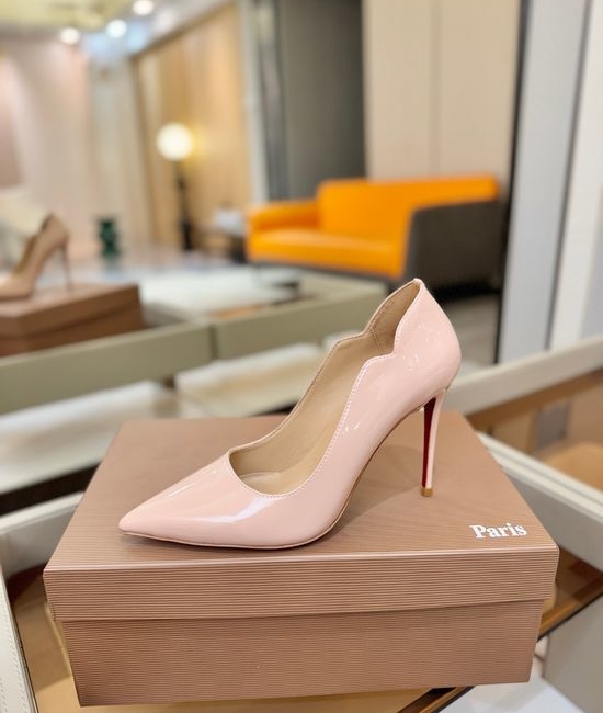 Christian Louboutine Wavy Patent Pumps Red Sole Sheepskin Lining