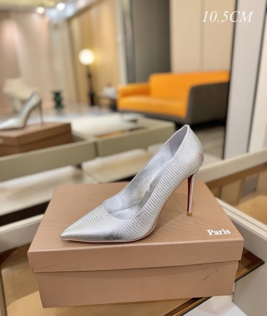 Christian Louboutine Elegant Classic Pumps Red Sole Leather Outsole