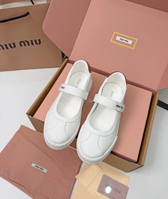 Miu Miu Genuine Leather Elegant Comfortable Vintage Dress Shoes