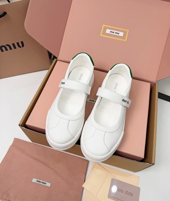 Miu Miu Genuine Leather Elegant Comfortable Vintage Dress Shoes
