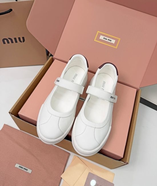 Miu Miu Genuine Leather Elegant Comfortable Vintage Dress Shoes