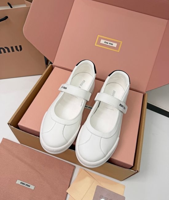 Miu Miu Genuine Leather Elegant Comfortable Vintage Dress Shoes