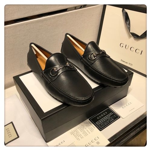 Gucci Cowhide Loafers With Interlocking G Details